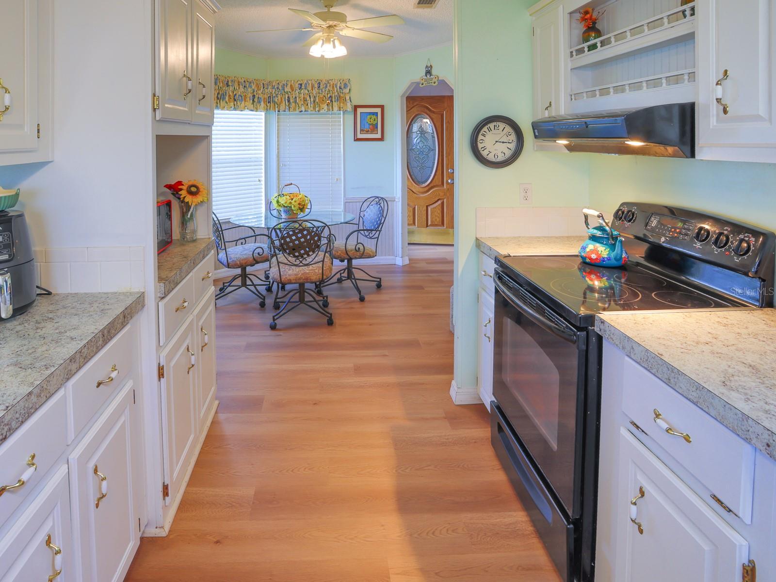 Image 13 of 39 For 6092 Southern Oaks Drive Se