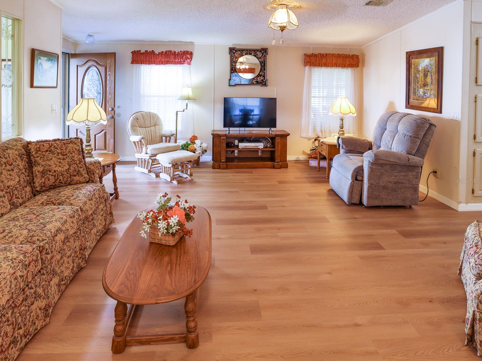 Image 18 of 39 For 6092 Southern Oaks Drive Se