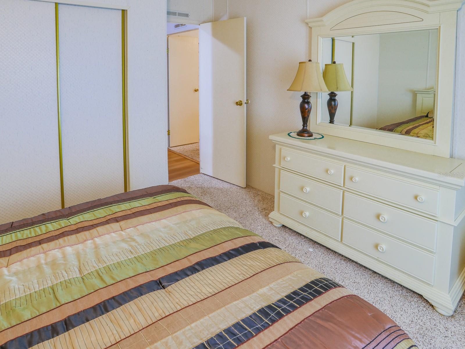 Image 21 of 39 For 6092 Southern Oaks Drive Se