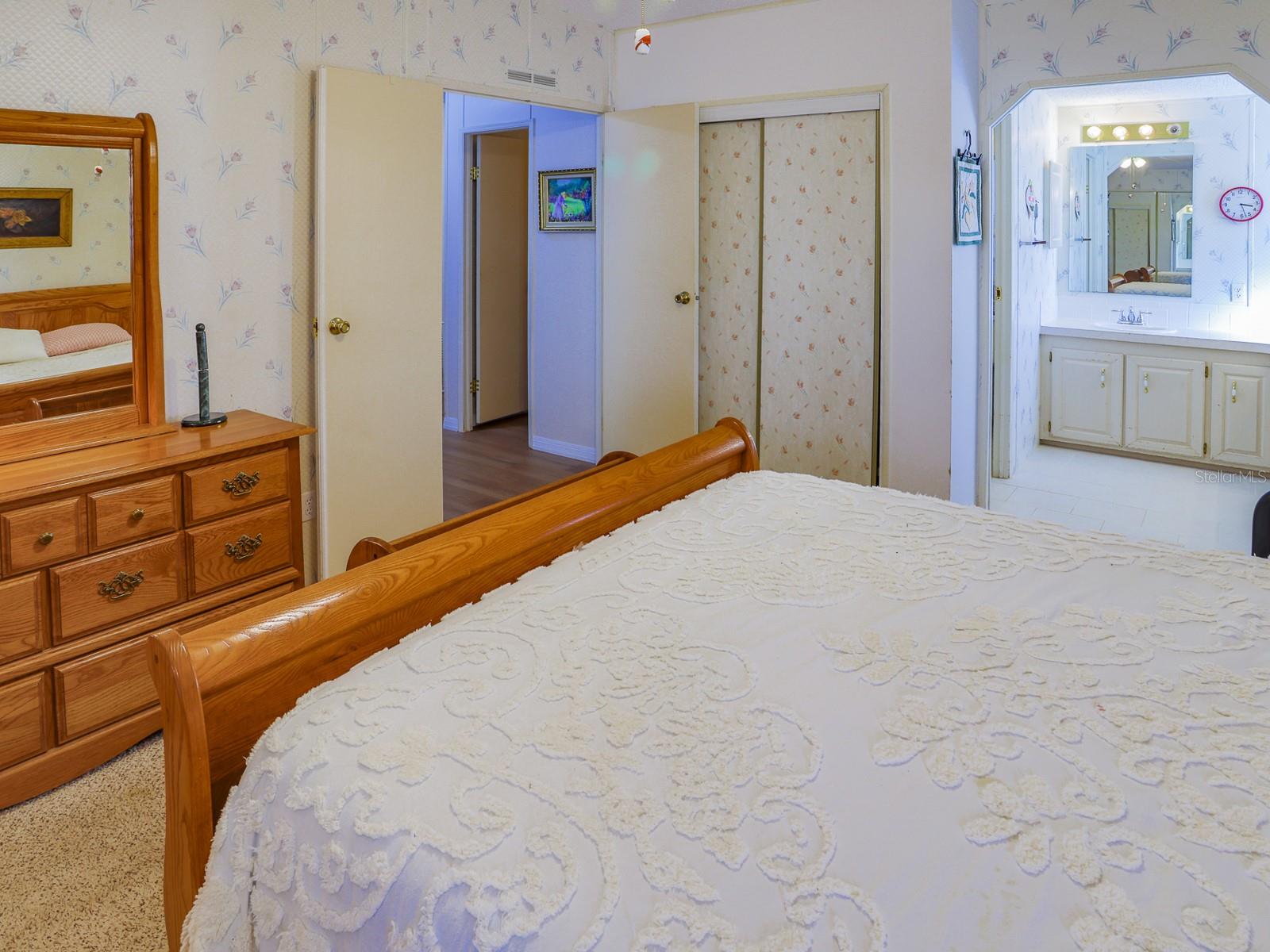 Image 24 of 39 For 6092 Southern Oaks Drive Se