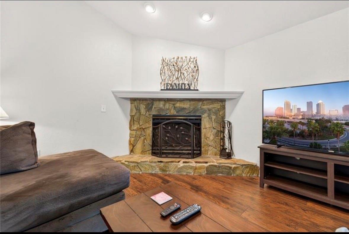 Image 4 of 12 For 1922 Matthew Court