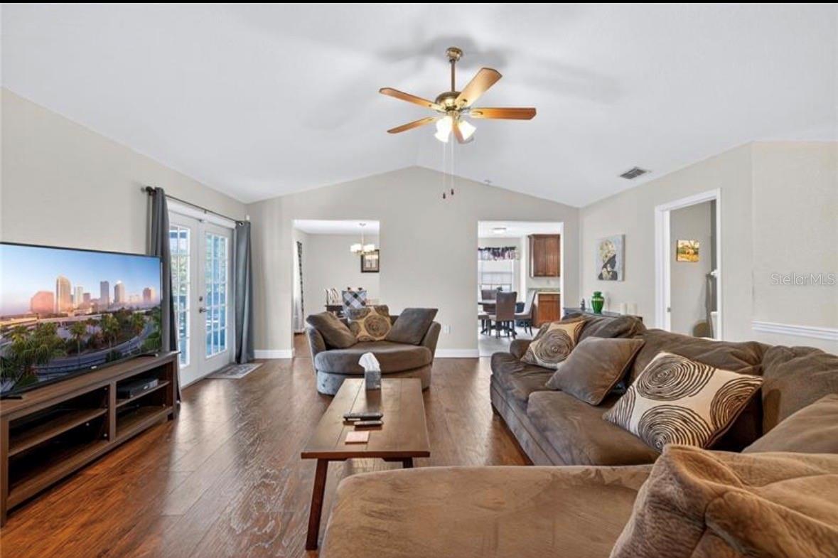 Image 5 of 12 For 1922 Matthew Court