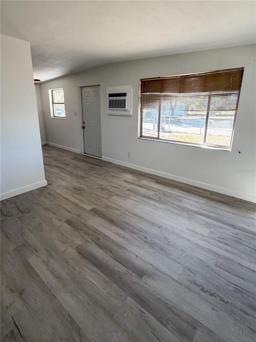 Image 18 of 32 For 319 Leta Street