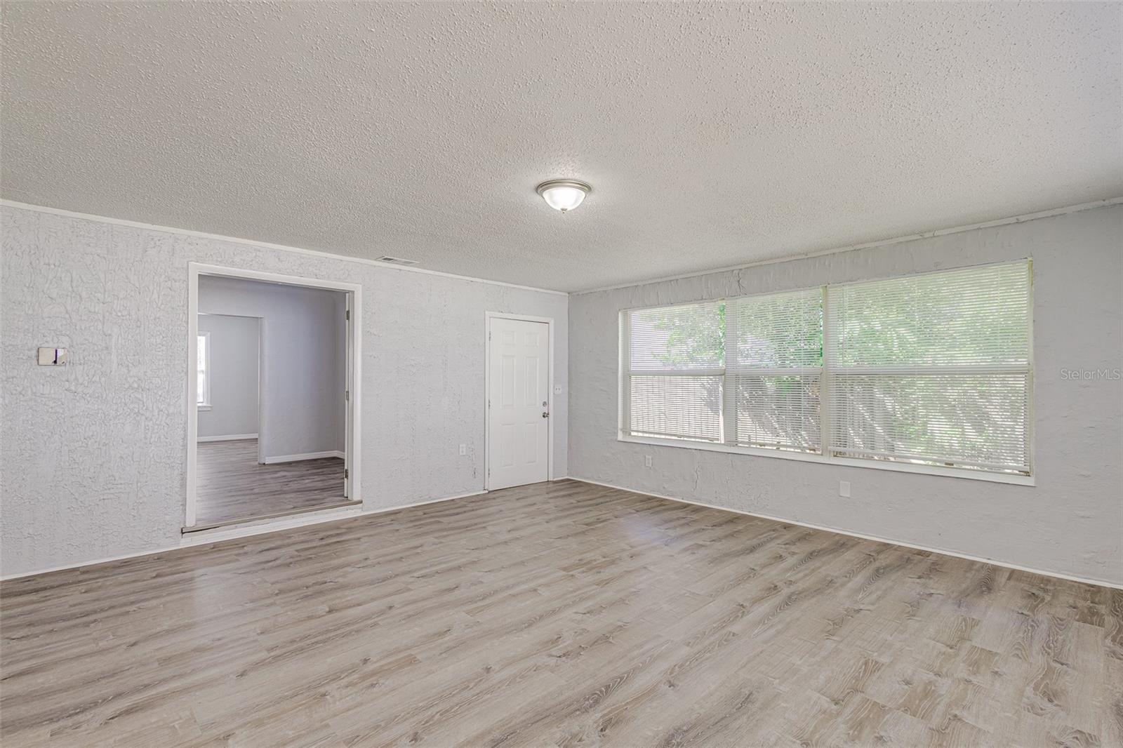 Image 23 of 41 For 875 19th Avenue S 1-2