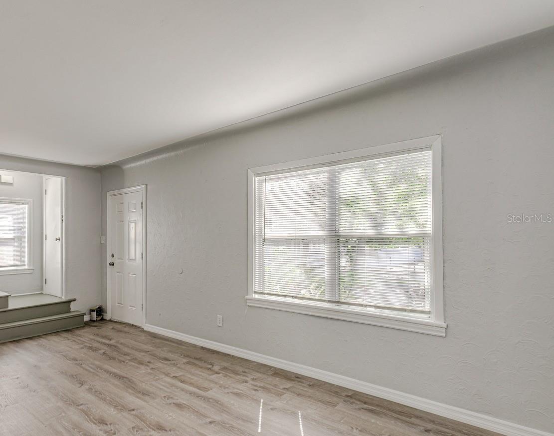 Image 5 of 41 For 875 19th Avenue S 1-2