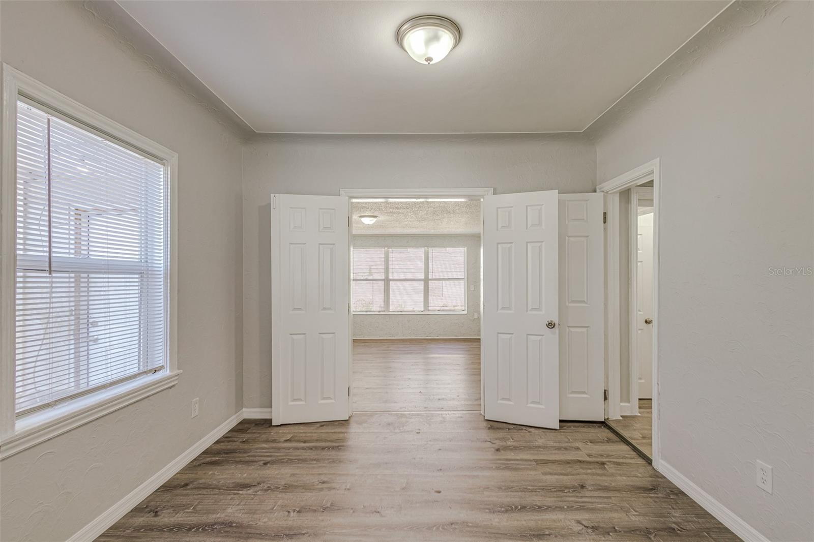 Image 6 of 41 For 875 19th Avenue S 1-2