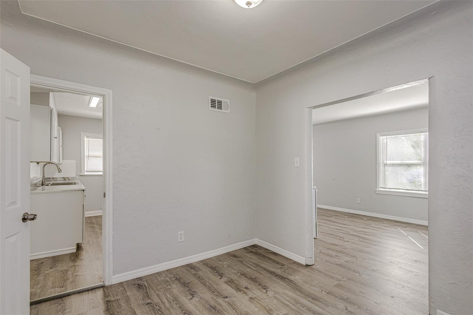 Image 8 of 41 For 875 19th Avenue S 1-2