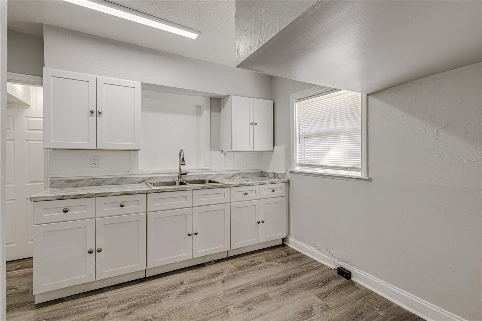 Image 9 of 41 For 875 19th Avenue S 1-2