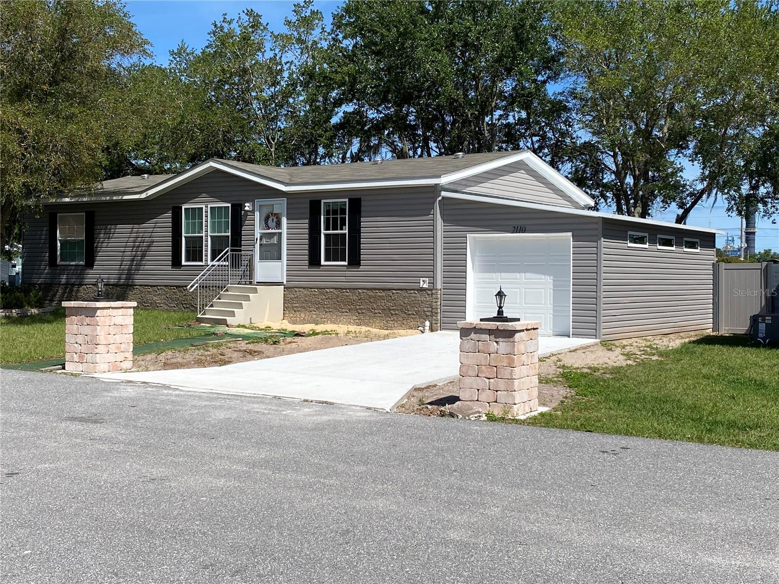 Image 15 of 24 For 2105 Bruce Street