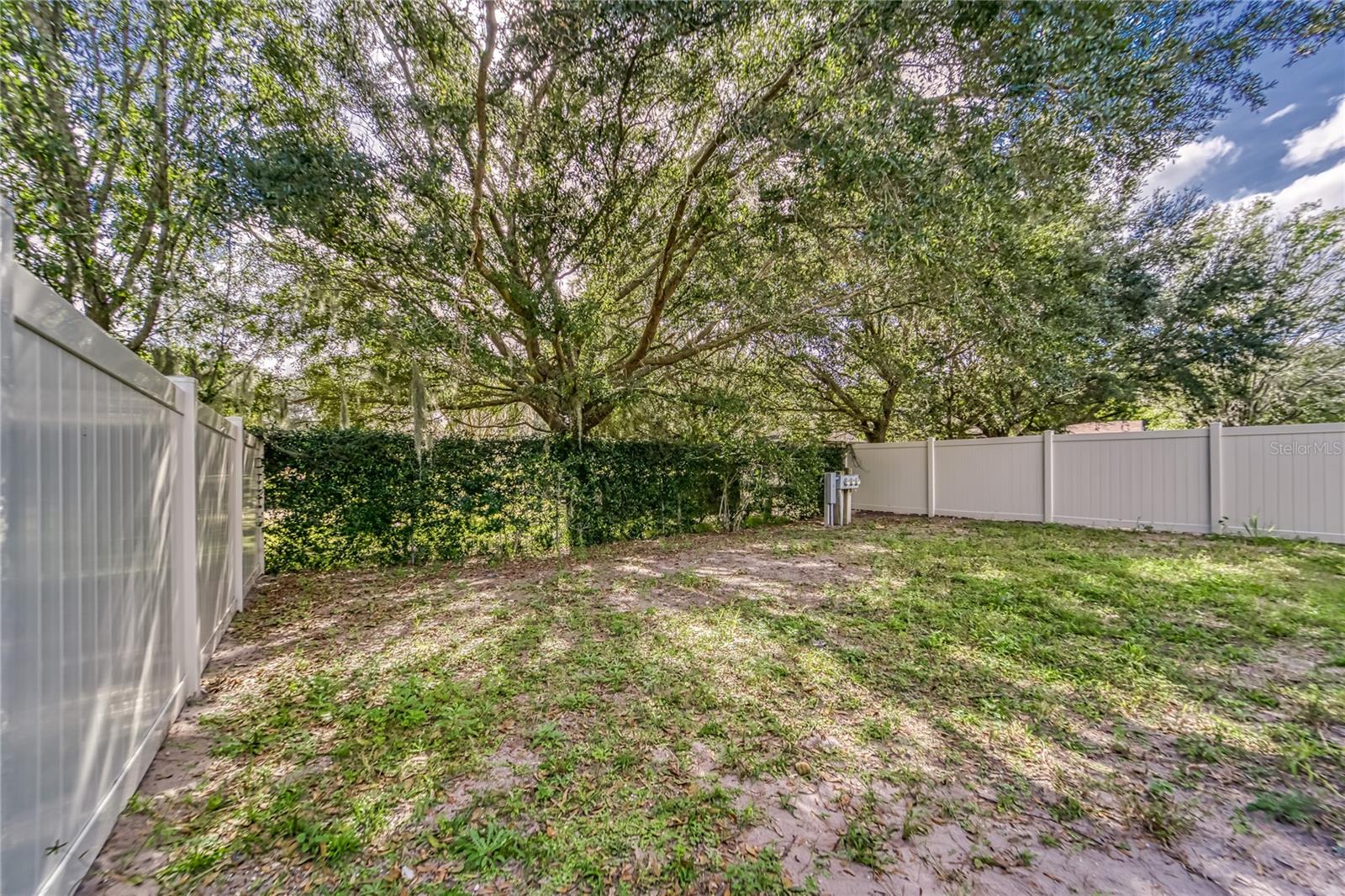 Image 18 of 24 For 2105 Bruce Street