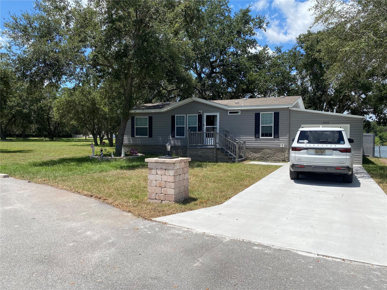 Image 21 of 24 For 2105 Bruce Street