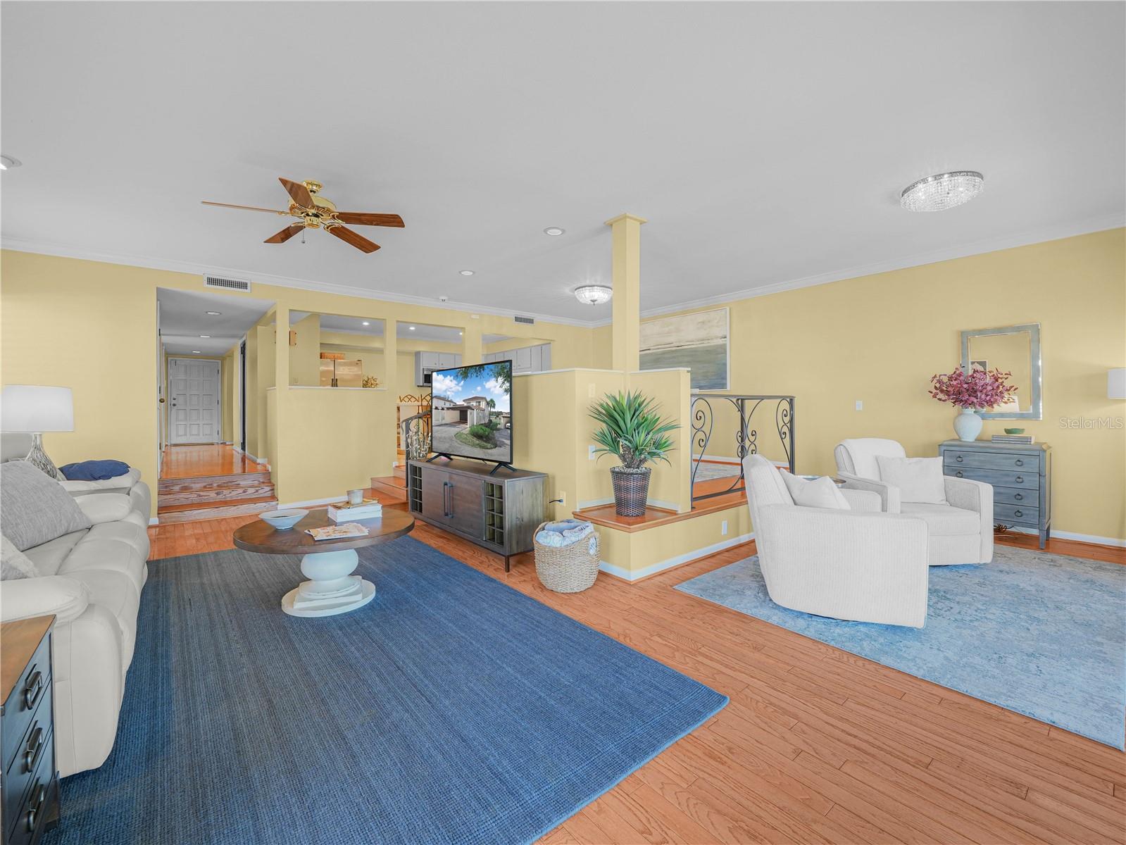 Image 12 of 45 For 3 Casa Loma Way 3