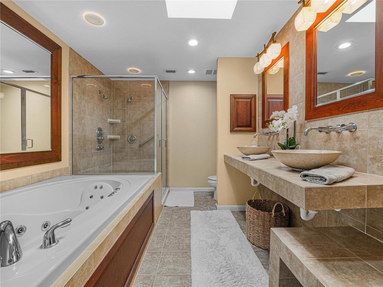 Image 20 of 45 For 3 Casa Loma Way 3