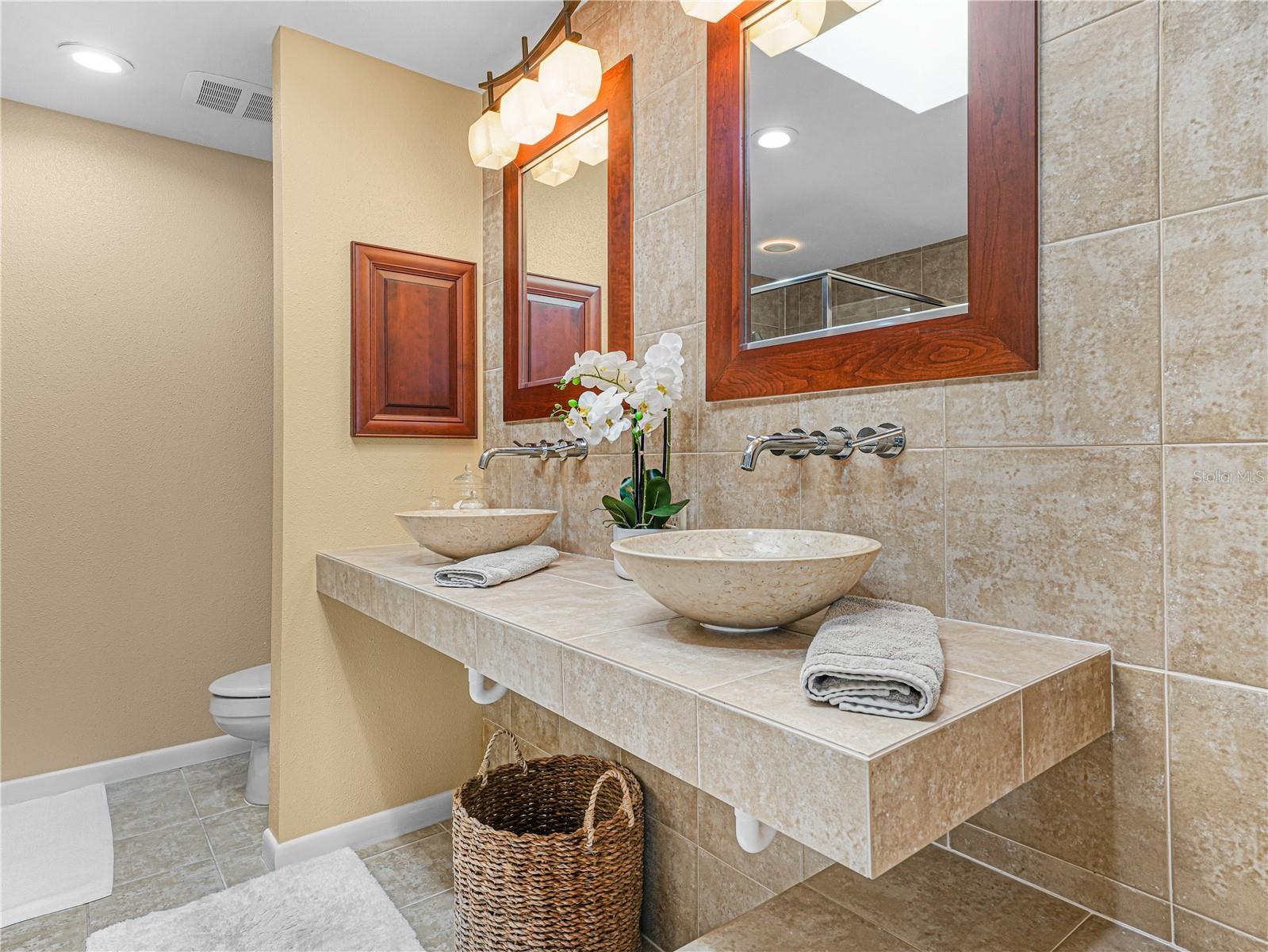 Image 21 of 45 For 3 Casa Loma Way 3