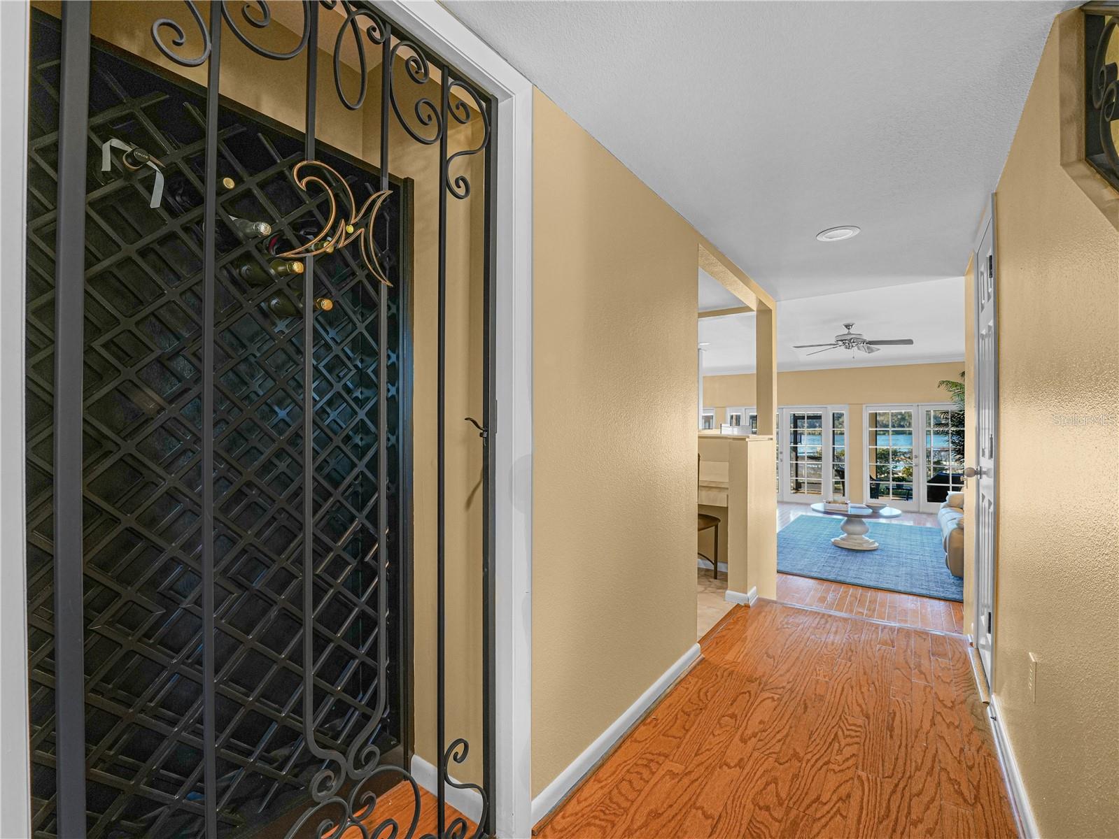 Image 4 of 45 For 3 Casa Loma Way 3