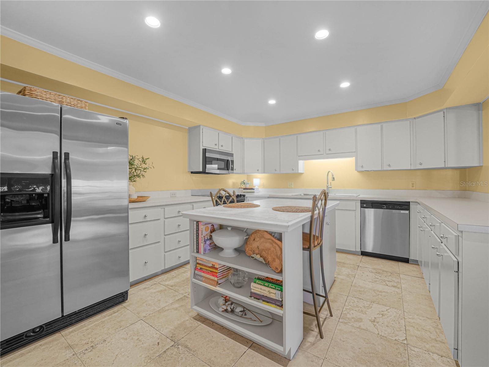 Image 6 of 45 For 3 Casa Loma Way 3