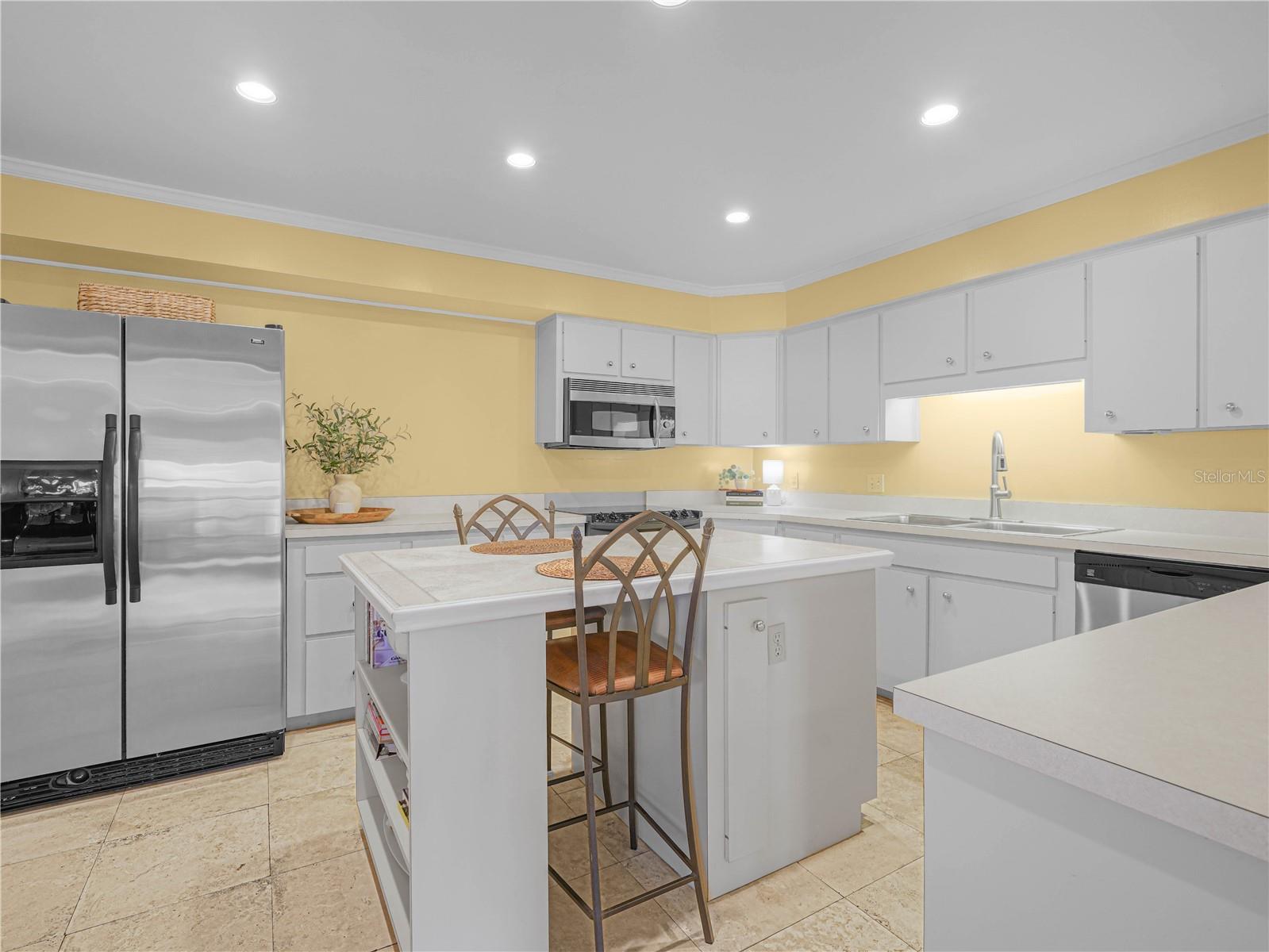 Image 8 of 45 For 3 Casa Loma Way 3