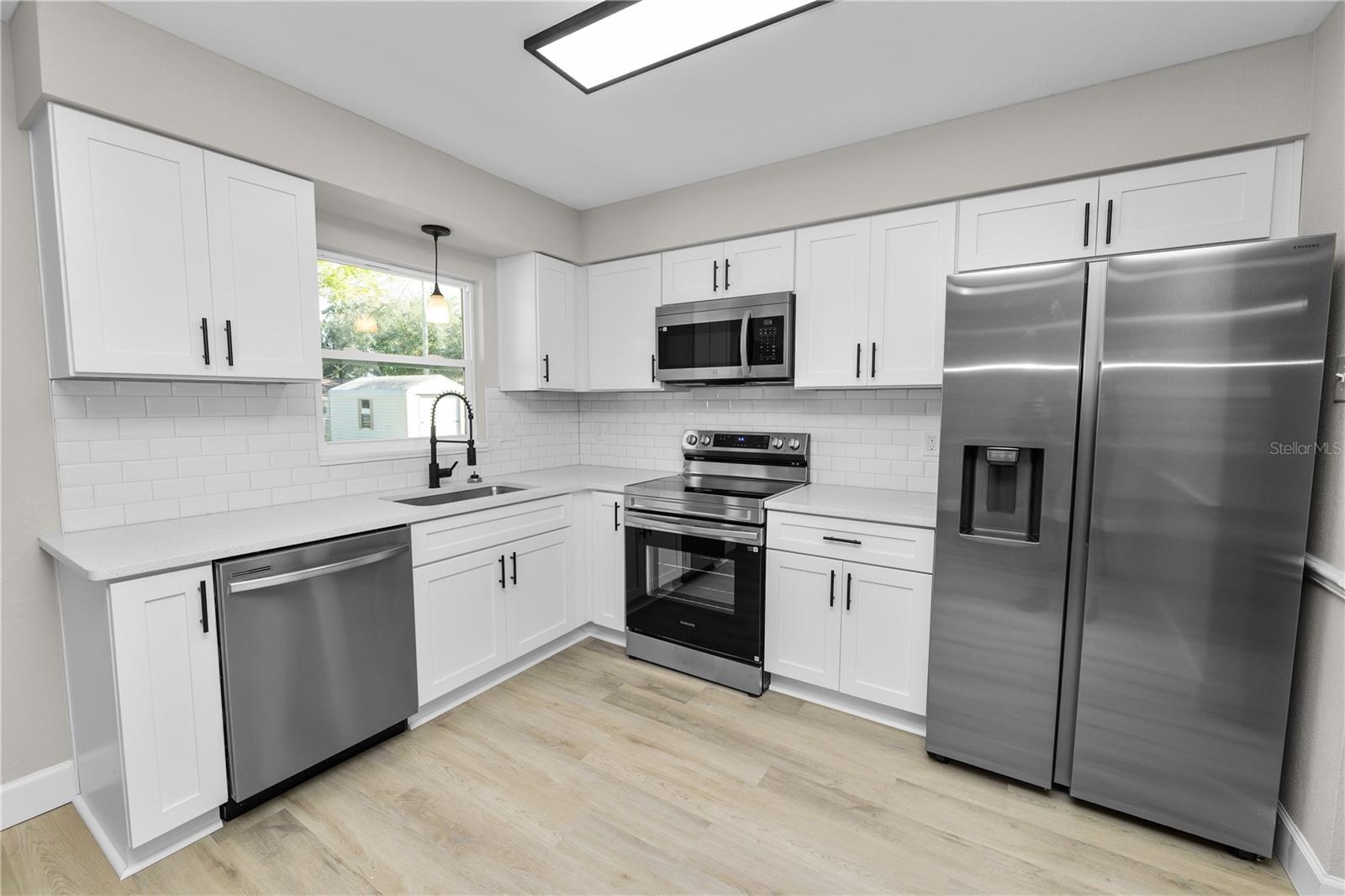 Image 3 of 31 For 1208 Blake Avenue