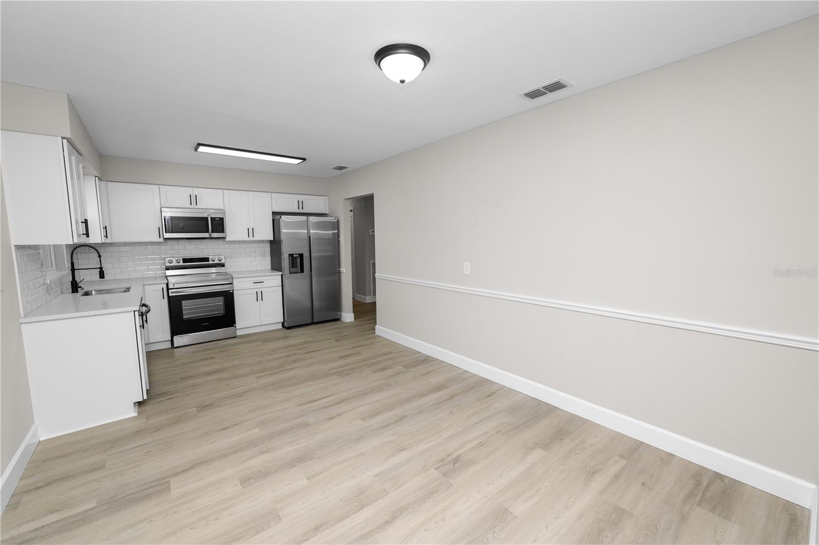 Image 5 of 31 For 1208 Blake Avenue