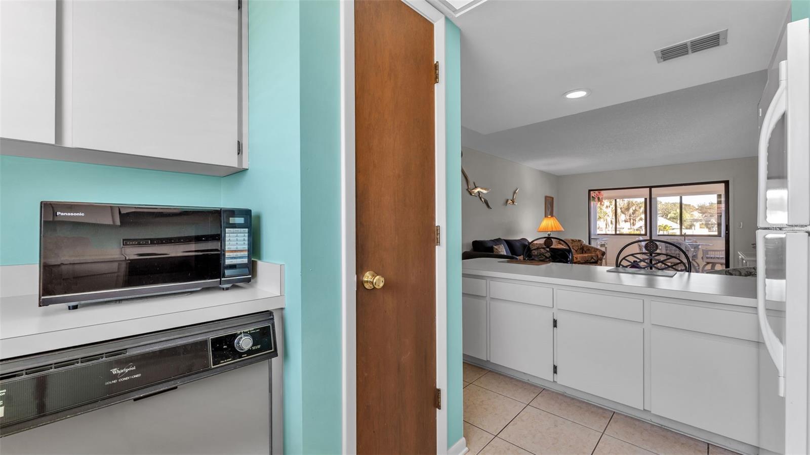 Image 10 of 38 For 6051 Topher Trail 6051