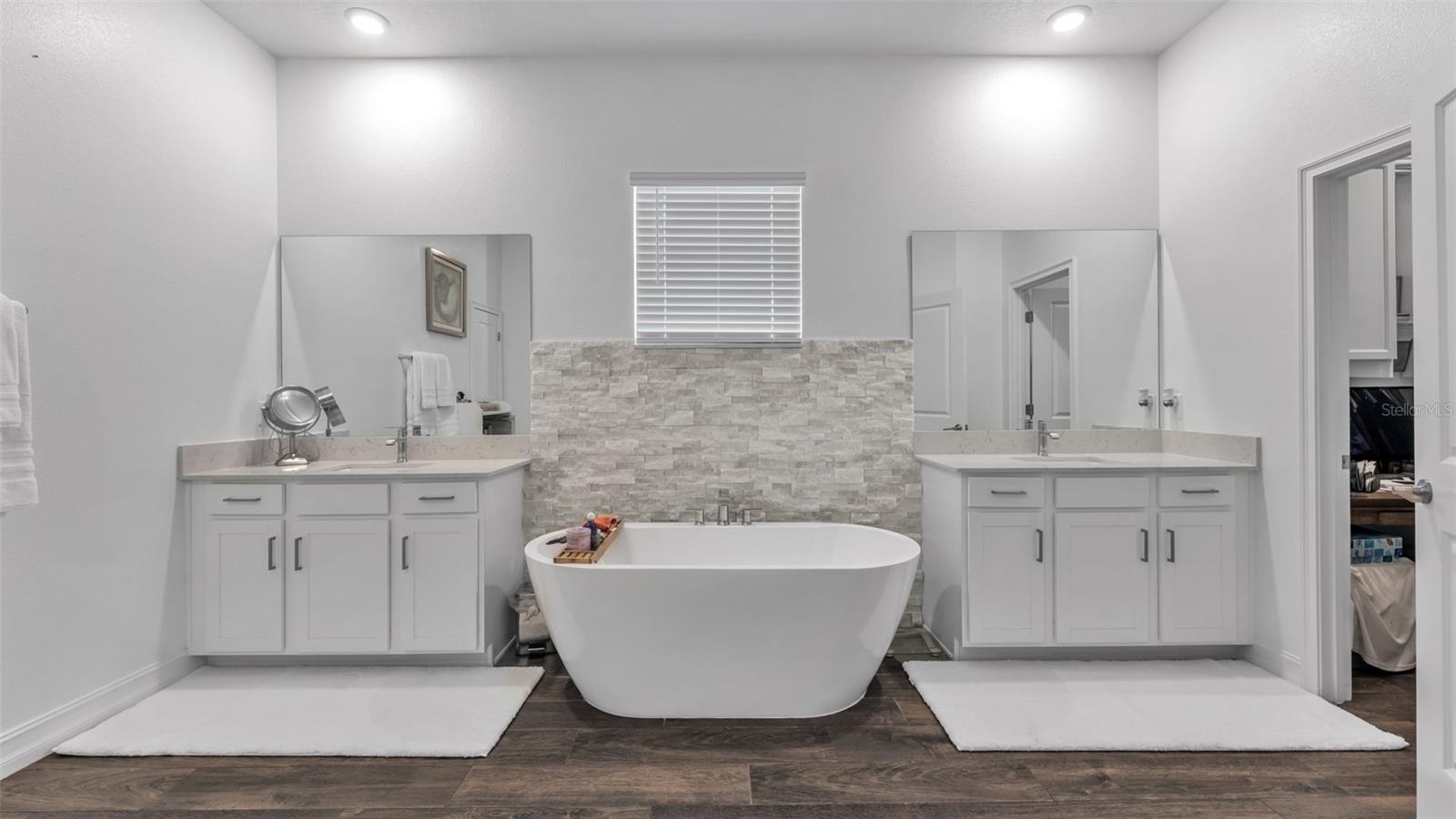 Image 46 of 84 For 12897 Bergstrom Bay Drive