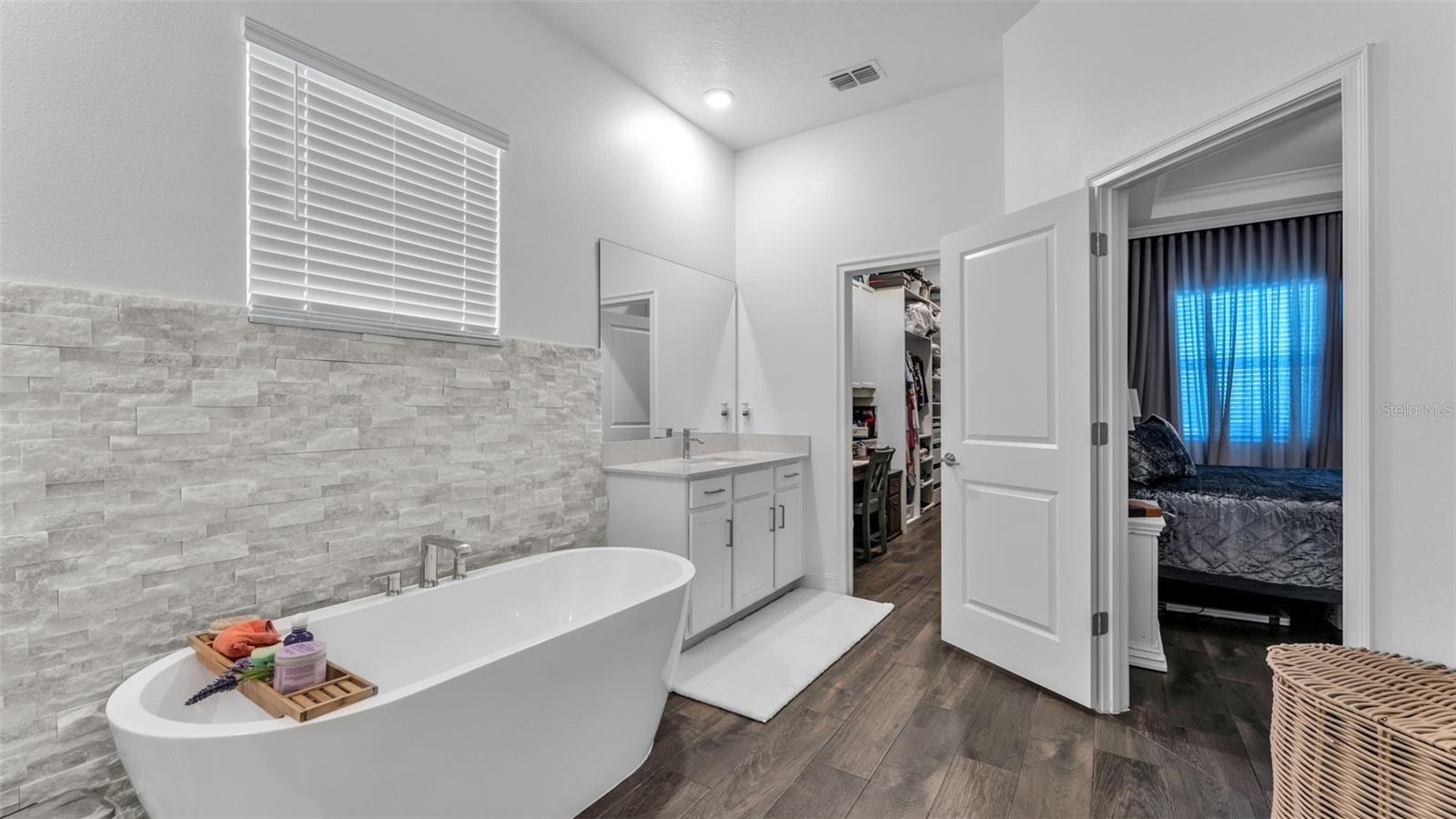 Image 47 of 84 For 12897 Bergstrom Bay Drive