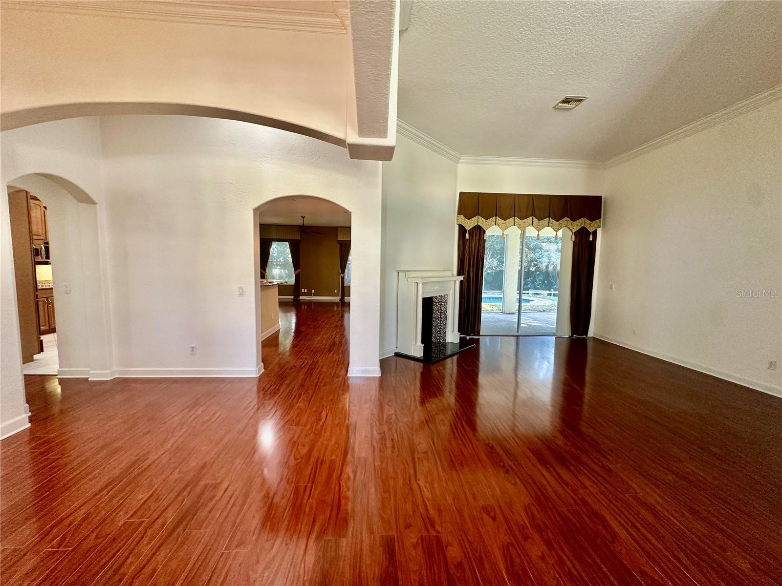 Image 9 of 68 For 1854 Eloise Cove Drive