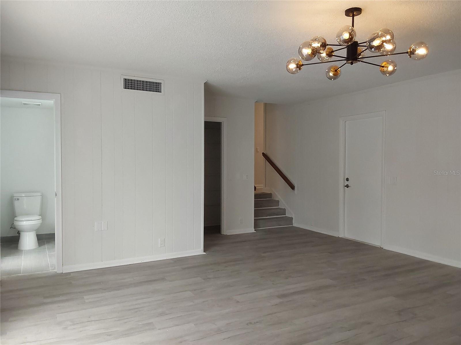 Image 11 of 26 For 148 Lake Otis Road