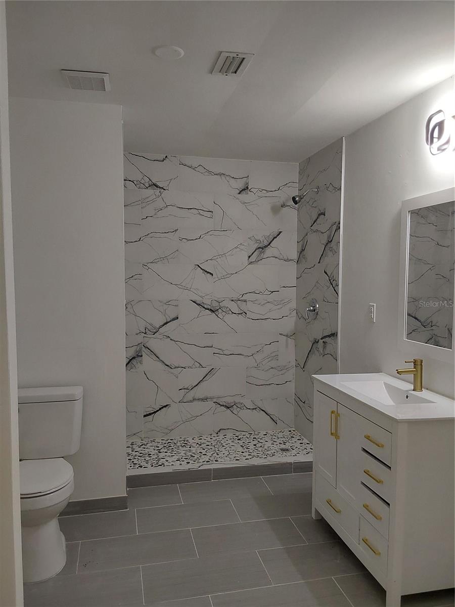 Image 15 of 26 For 148 Lake Otis Road