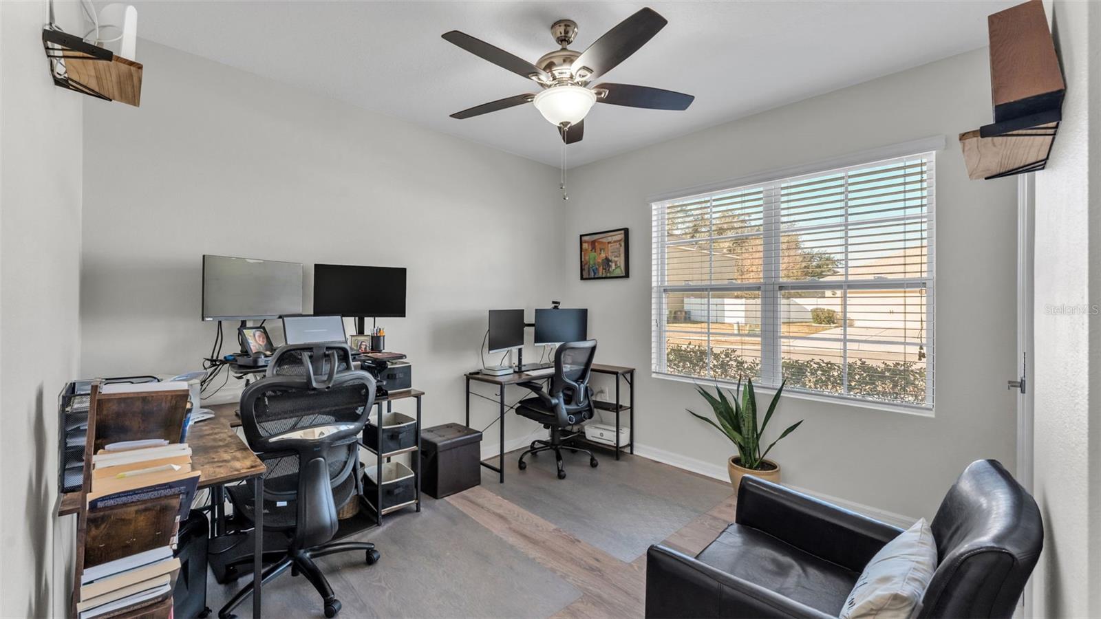 Image 25 of 56 For 1706 Laurel Oaks Drive