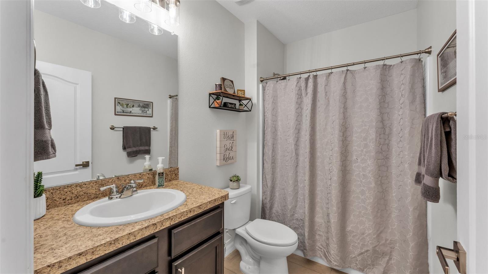 Image 27 of 56 For 1706 Laurel Oaks Drive