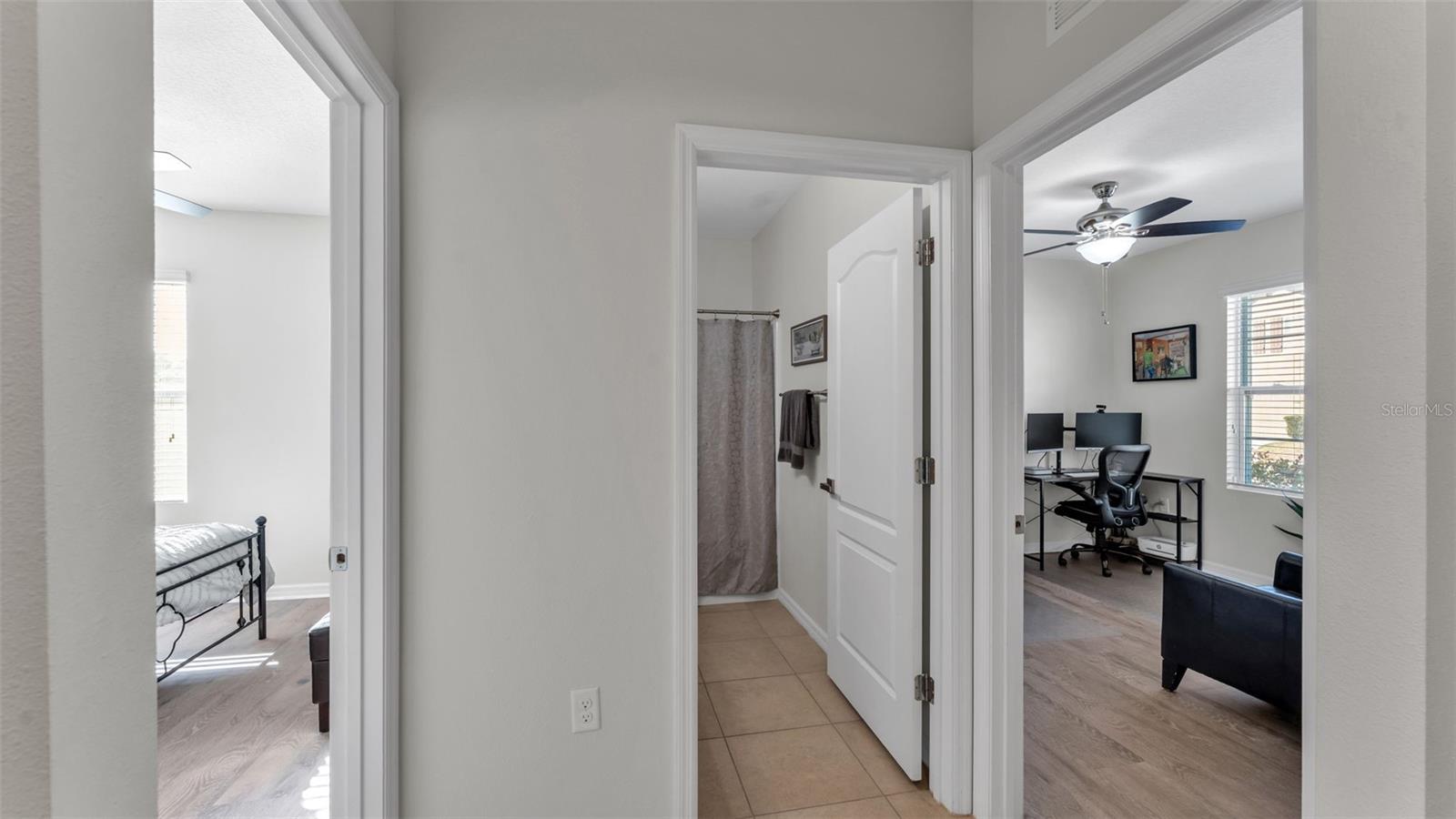 Image 28 of 56 For 1706 Laurel Oaks Drive