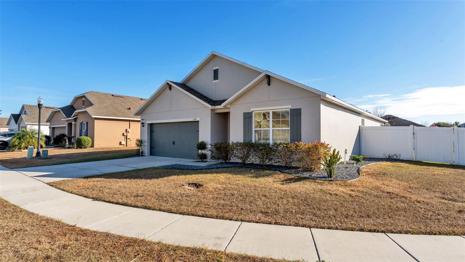 Image 3 of 56 For 1706 Laurel Oaks Drive