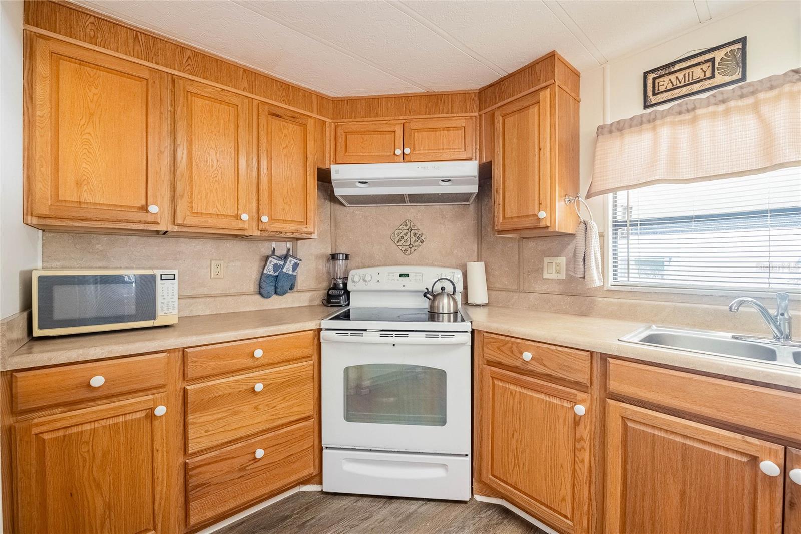 Image 11 of 40 For 5006 Fox Cliff Dr