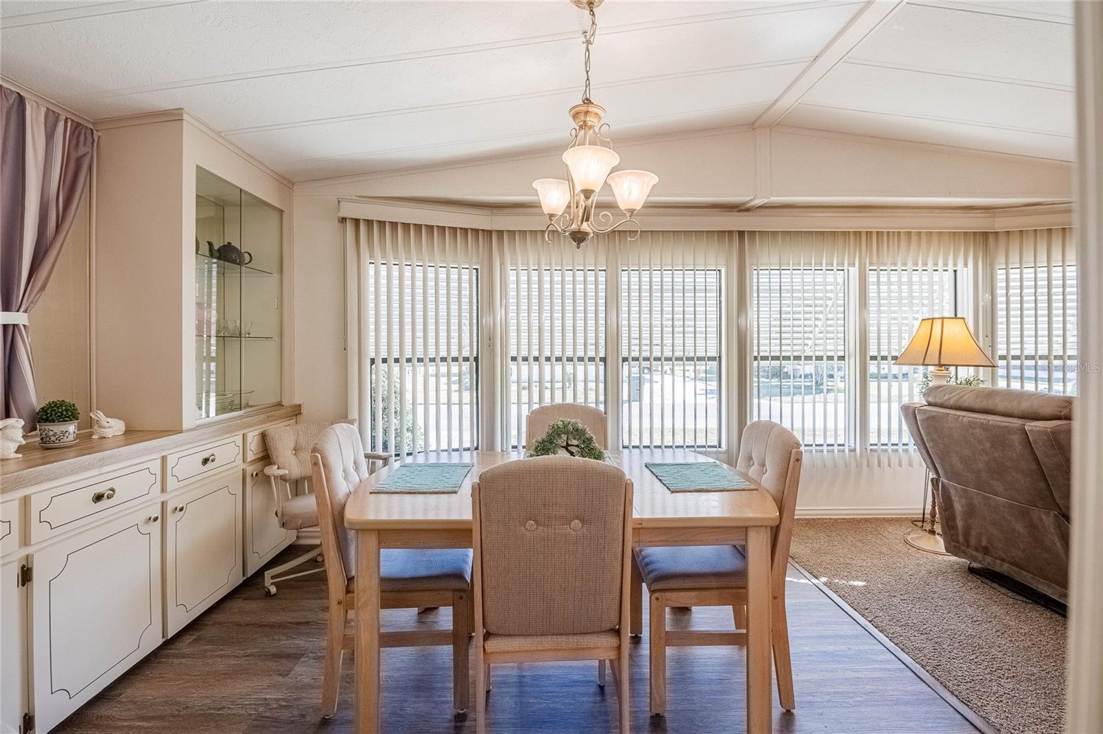 Image 15 of 40 For 5006 Fox Cliff Dr