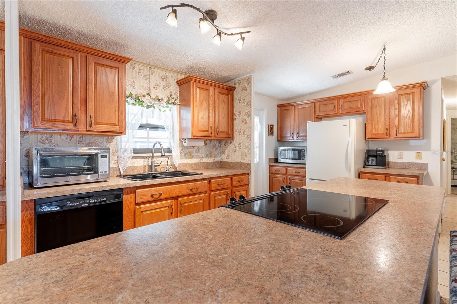 Image 13 of 39 For 4135 Rolling Oaks Drive