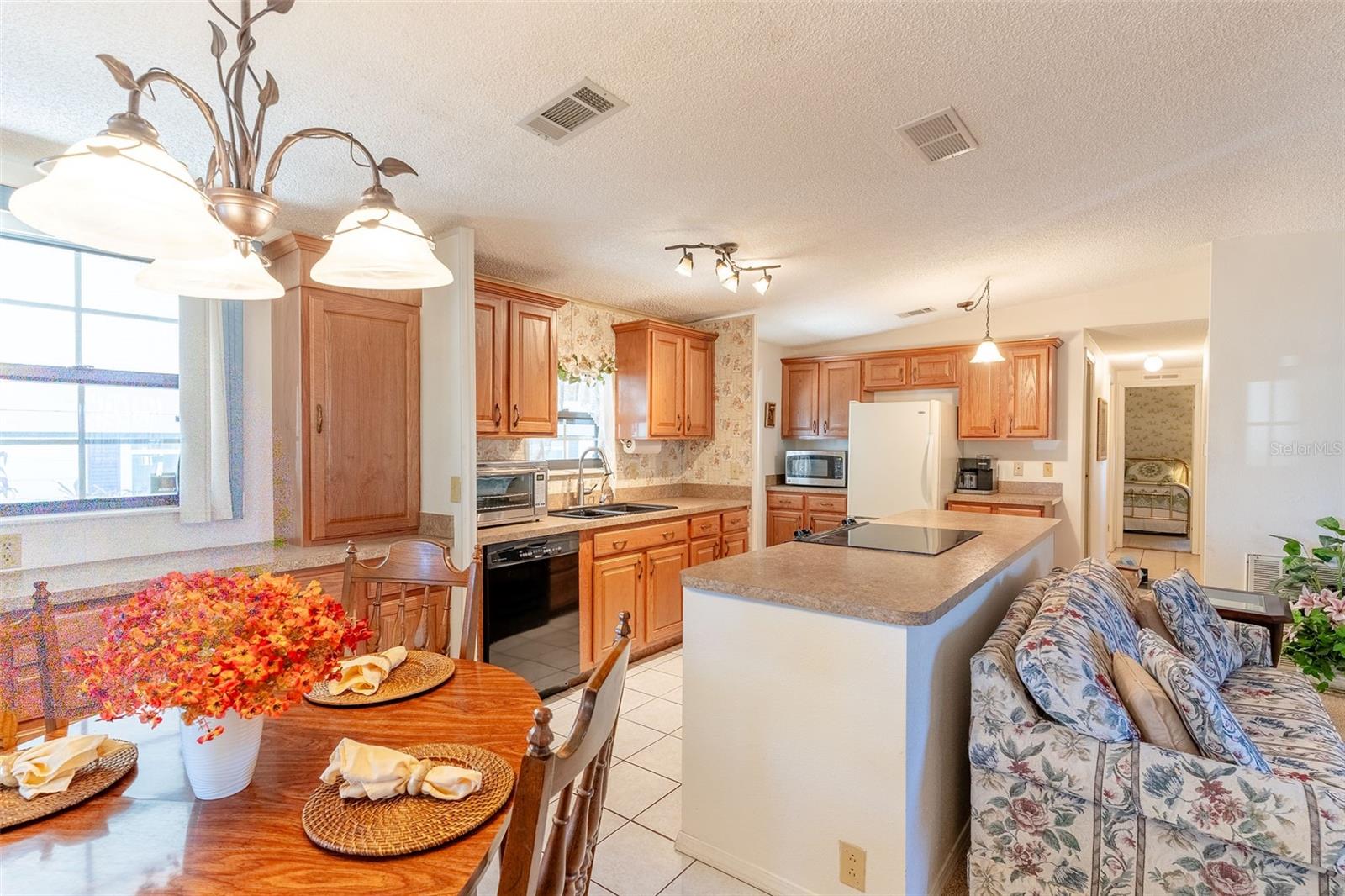 Image 14 of 39 For 4135 Rolling Oaks Drive