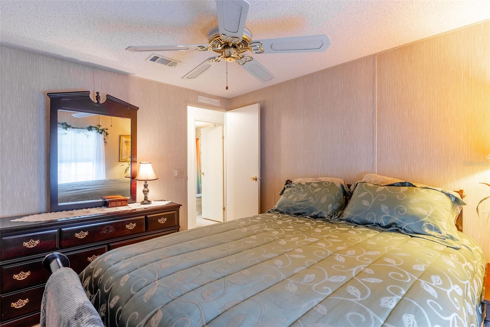 Image 25 of 39 For 4135 Rolling Oaks Drive