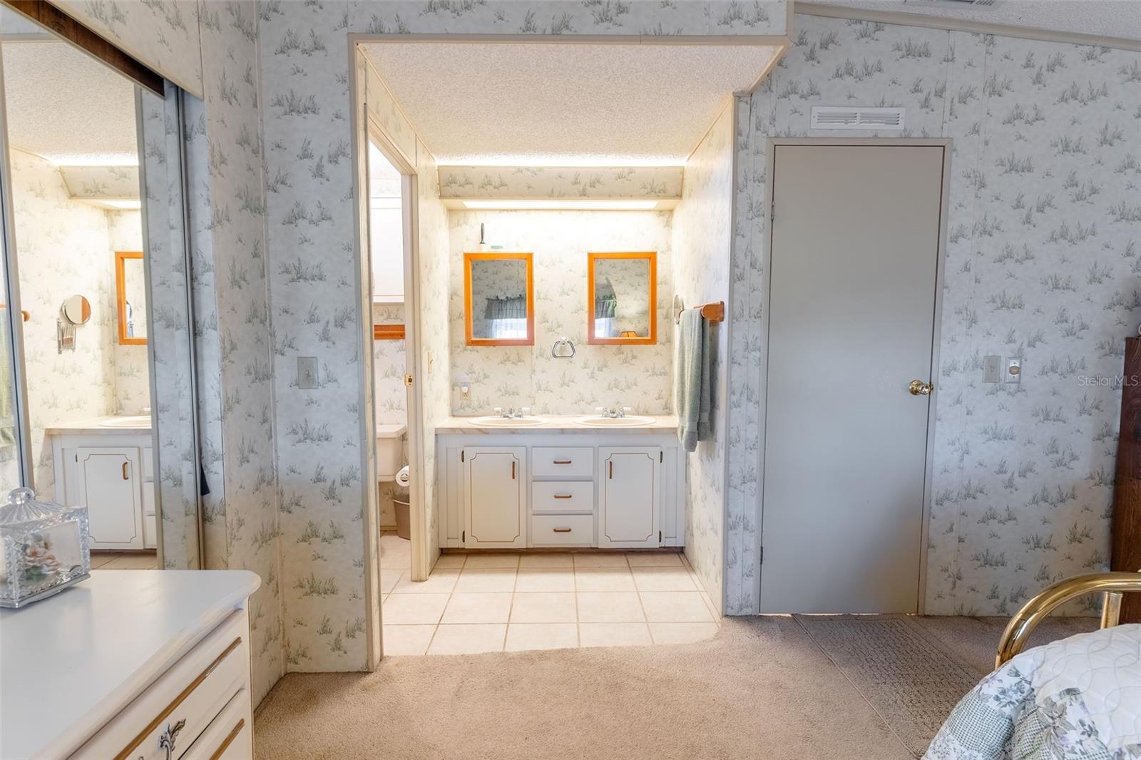 Image 28 of 39 For 4135 Rolling Oaks Drive