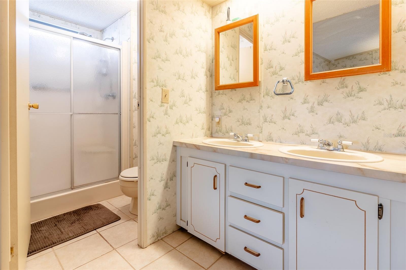 Image 30 of 39 For 4135 Rolling Oaks Drive