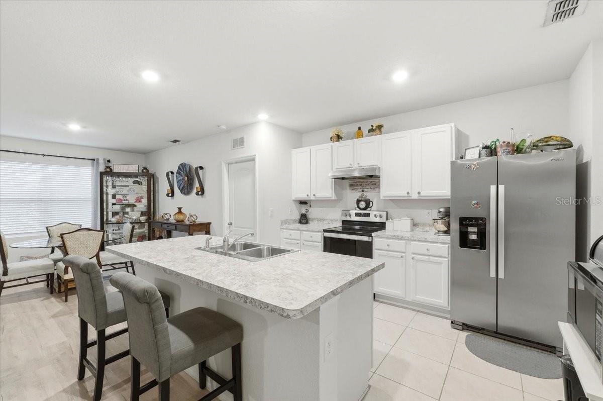 Image 14 of 30 For 124 Emanuelle Drive