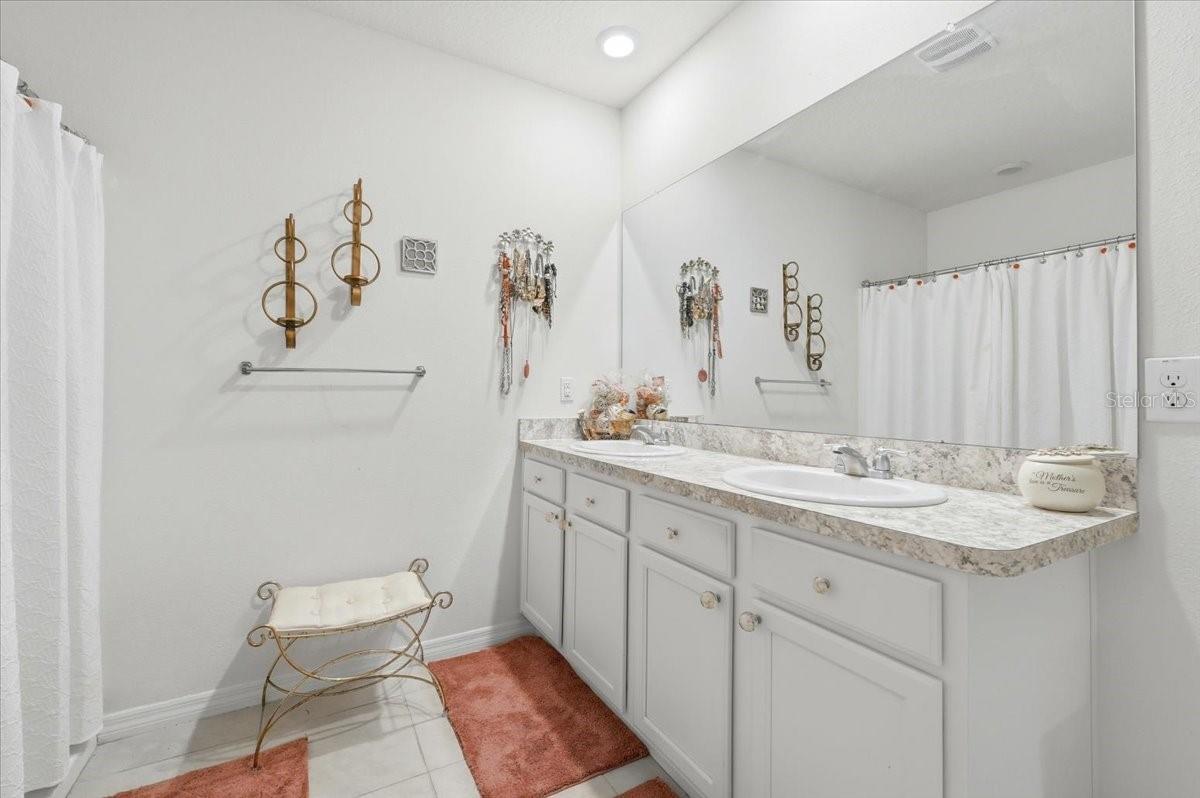 Image 19 of 30 For 124 Emanuelle Drive