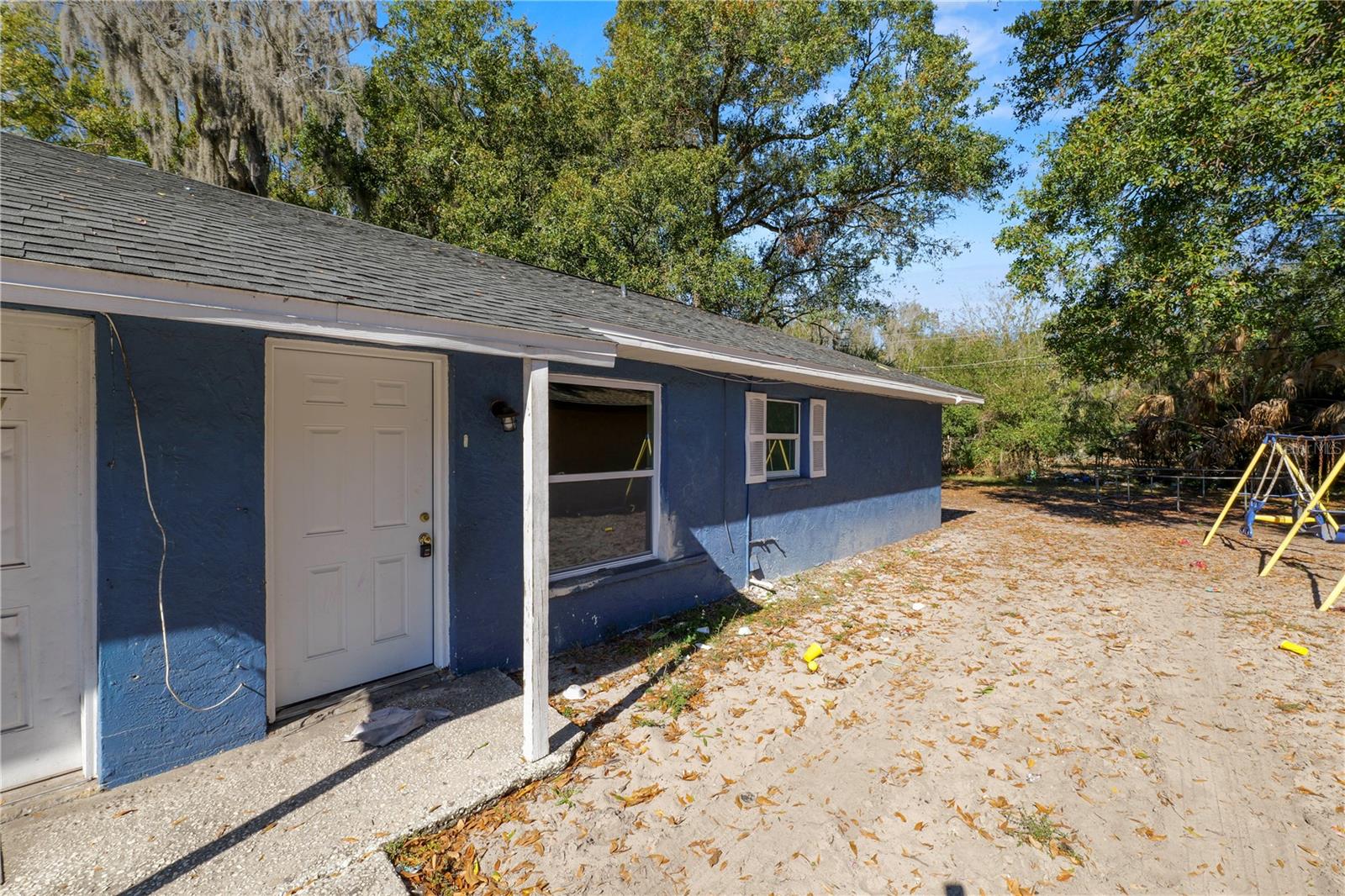 Image 15 of 31 For 2493 Chestnut Woods Drive 2495