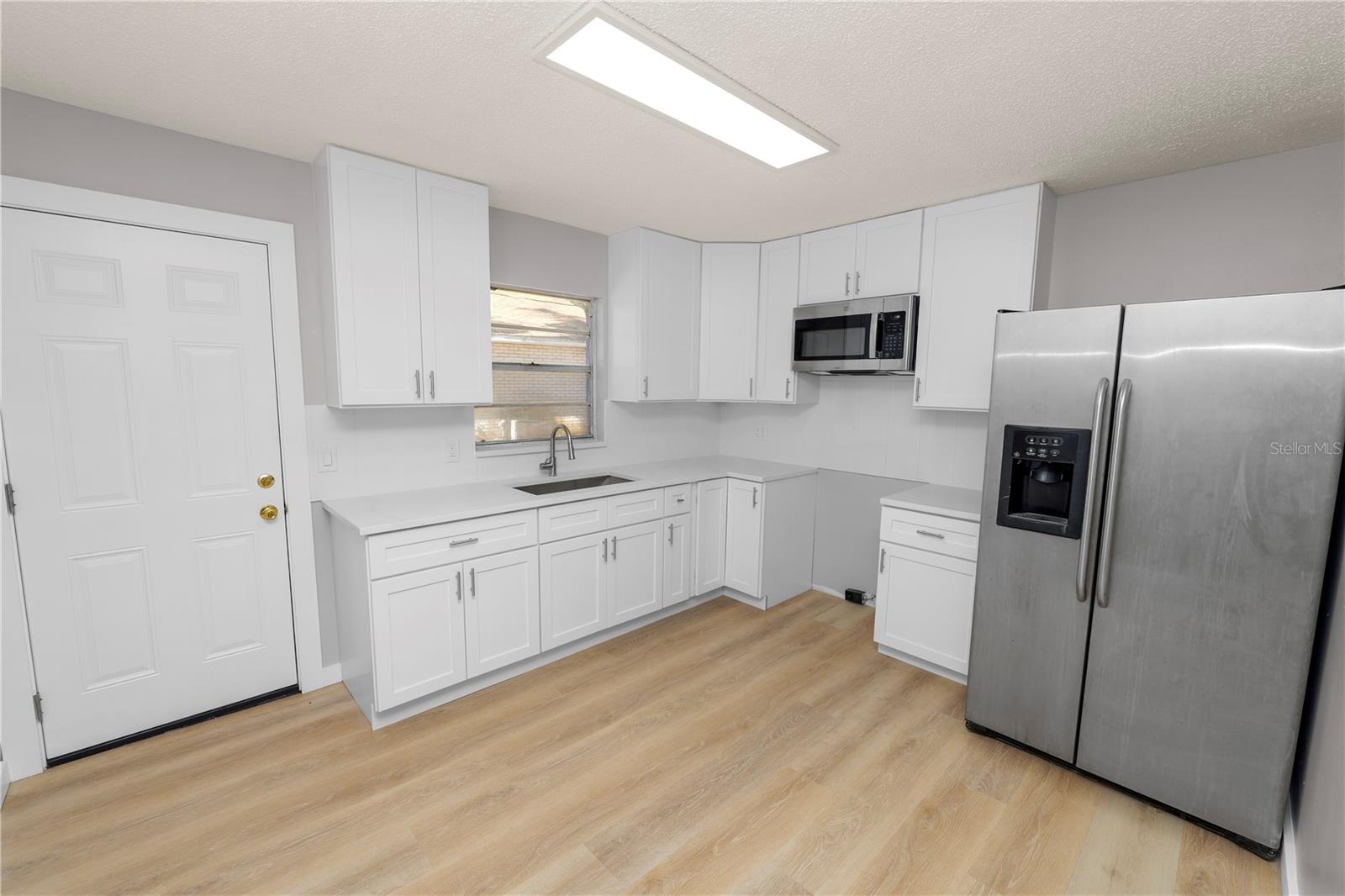 Image 19 of 31 For 2493 Chestnut Woods Drive 2495