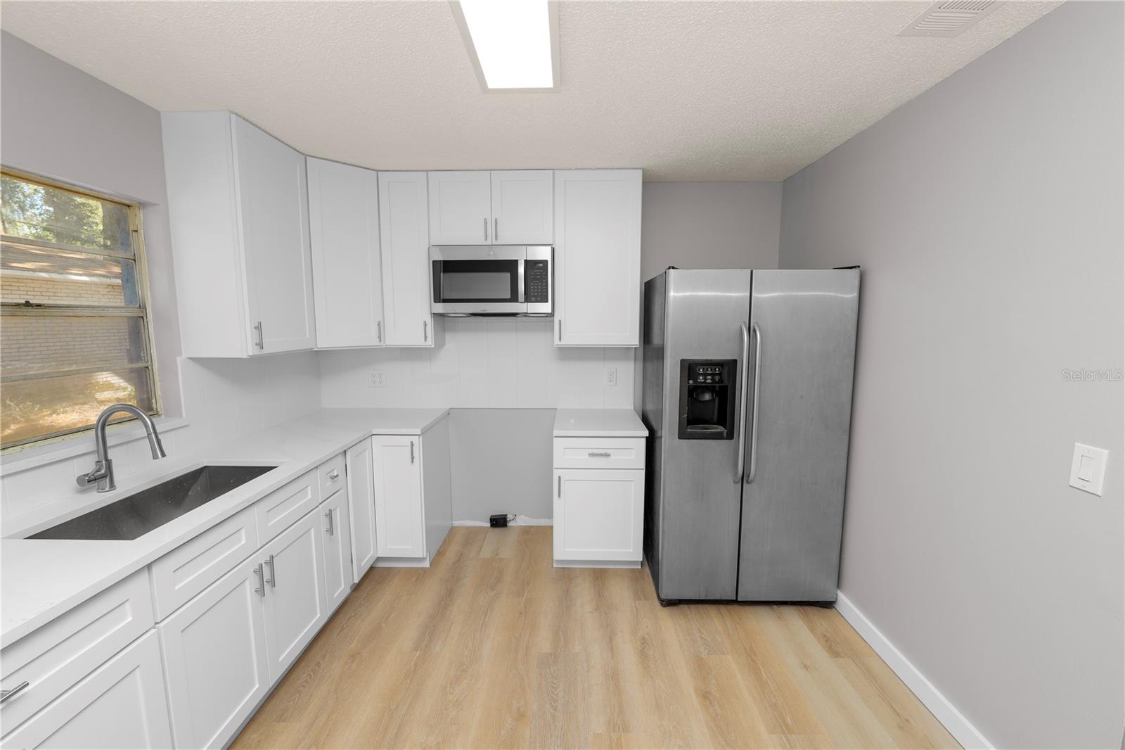 Image 20 of 31 For 2493 Chestnut Woods Drive 2495