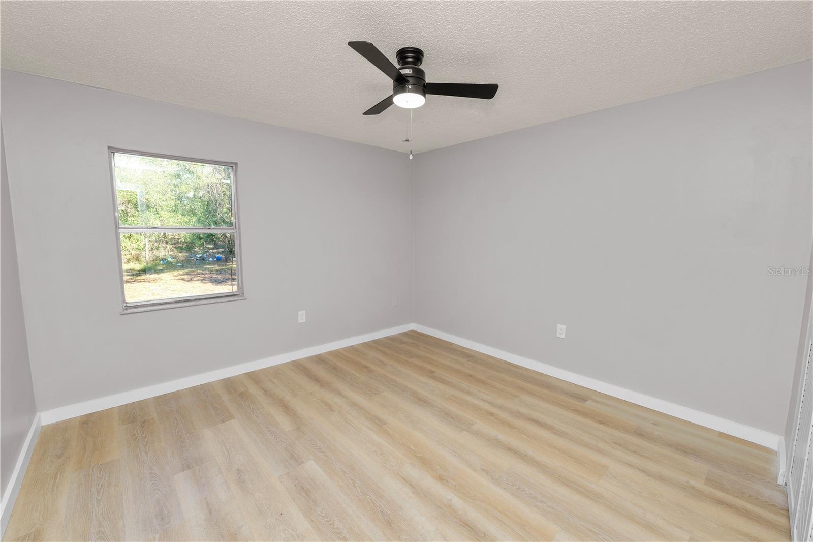 Image 23 of 31 For 2493 Chestnut Woods Drive 2495