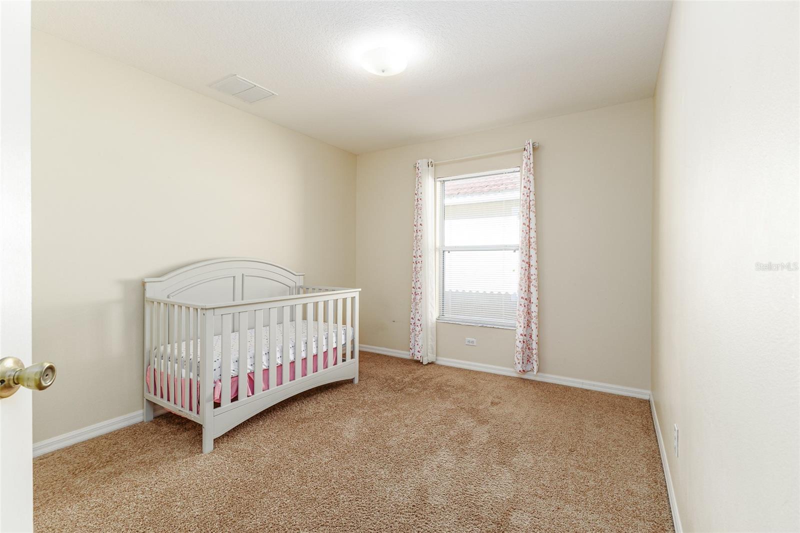 Image 12 of 43 For 348 Robin Road