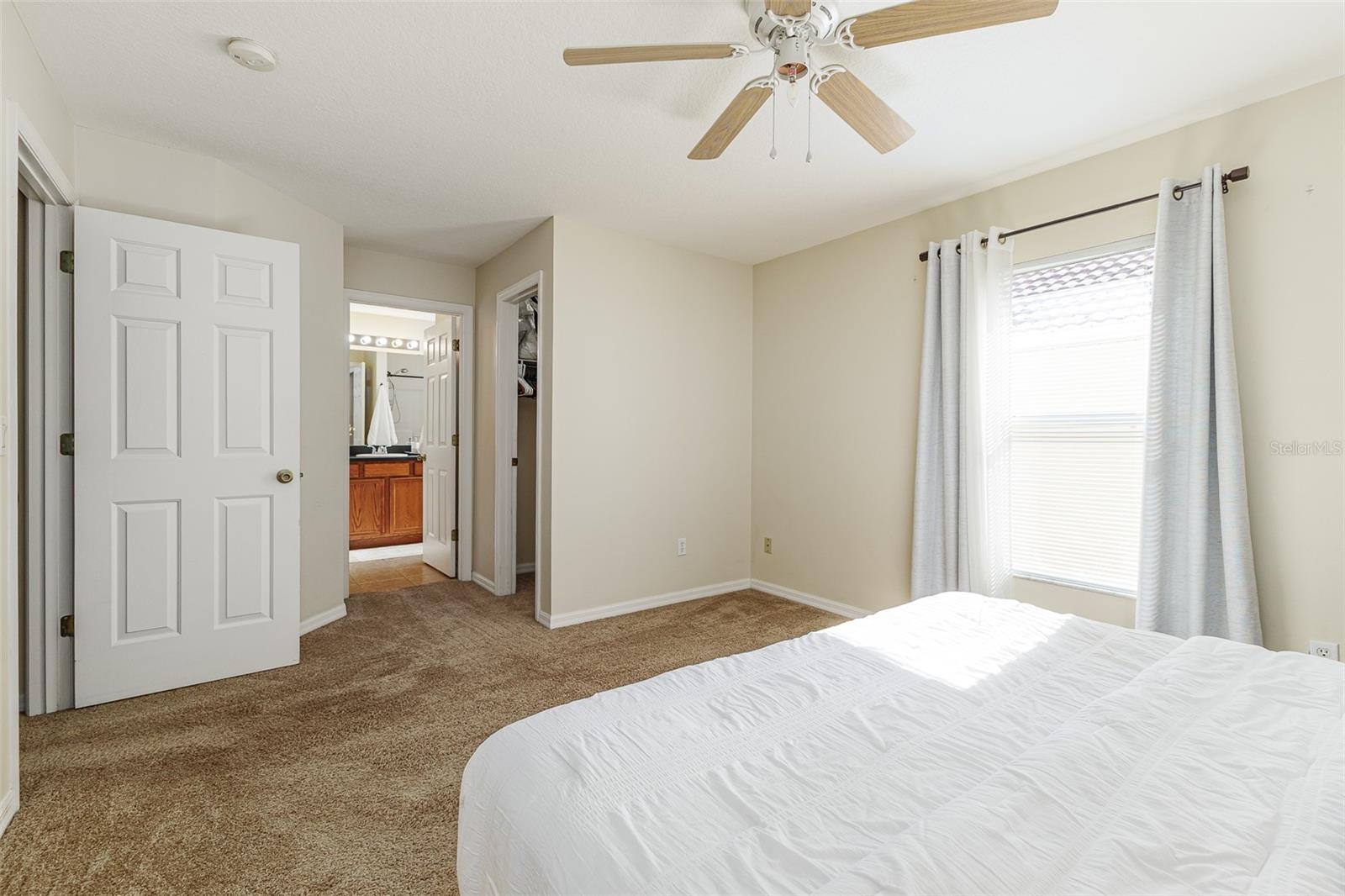 Image 15 of 43 For 348 Robin Road