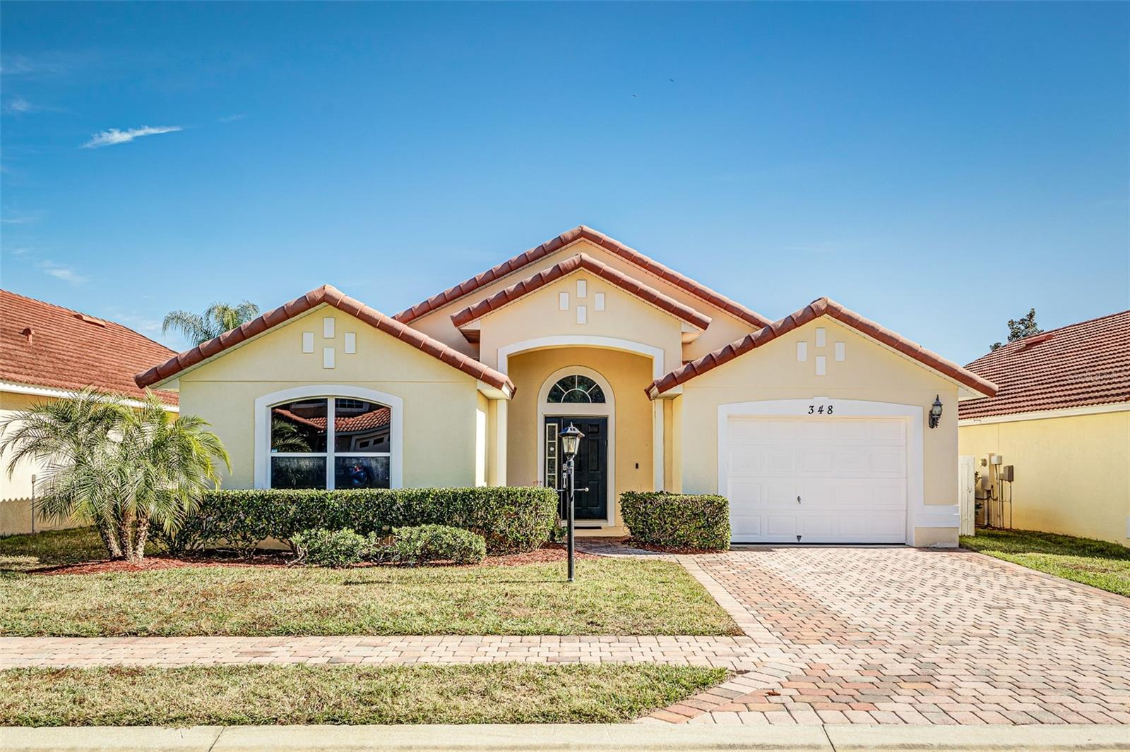 Image 2 of 43 For 348 Robin Road