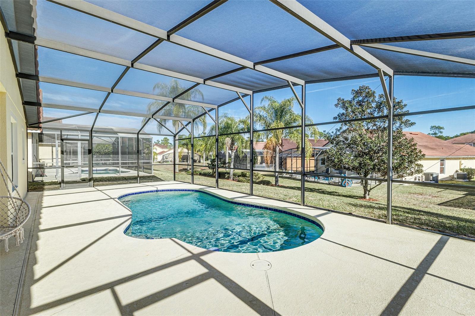 Image 24 of 43 For 348 Robin Road